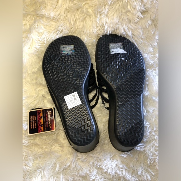 Skechers Women's Black Sandals with Silver Accents NWT size 9 - Picture 14 of 15